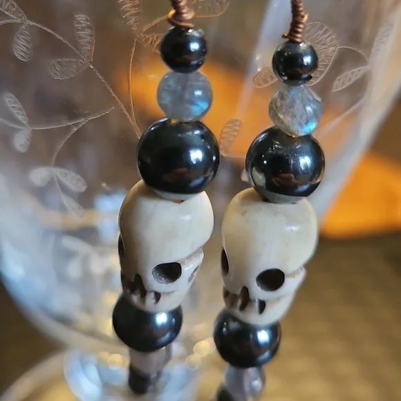 NWT hematite, labradorite beads & carved bone skull earrings Halloween on 24kRG - Picture 4 of 5
